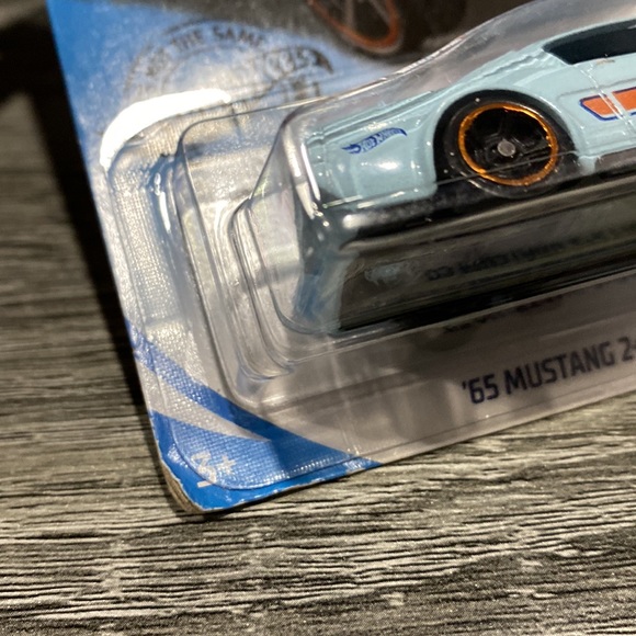 Hot Wheels | Speed Graphics #4 of 10 Cars: ‘65 Mustang 2+2 Fastback - 1:64 Scale - Picture 11 of 12